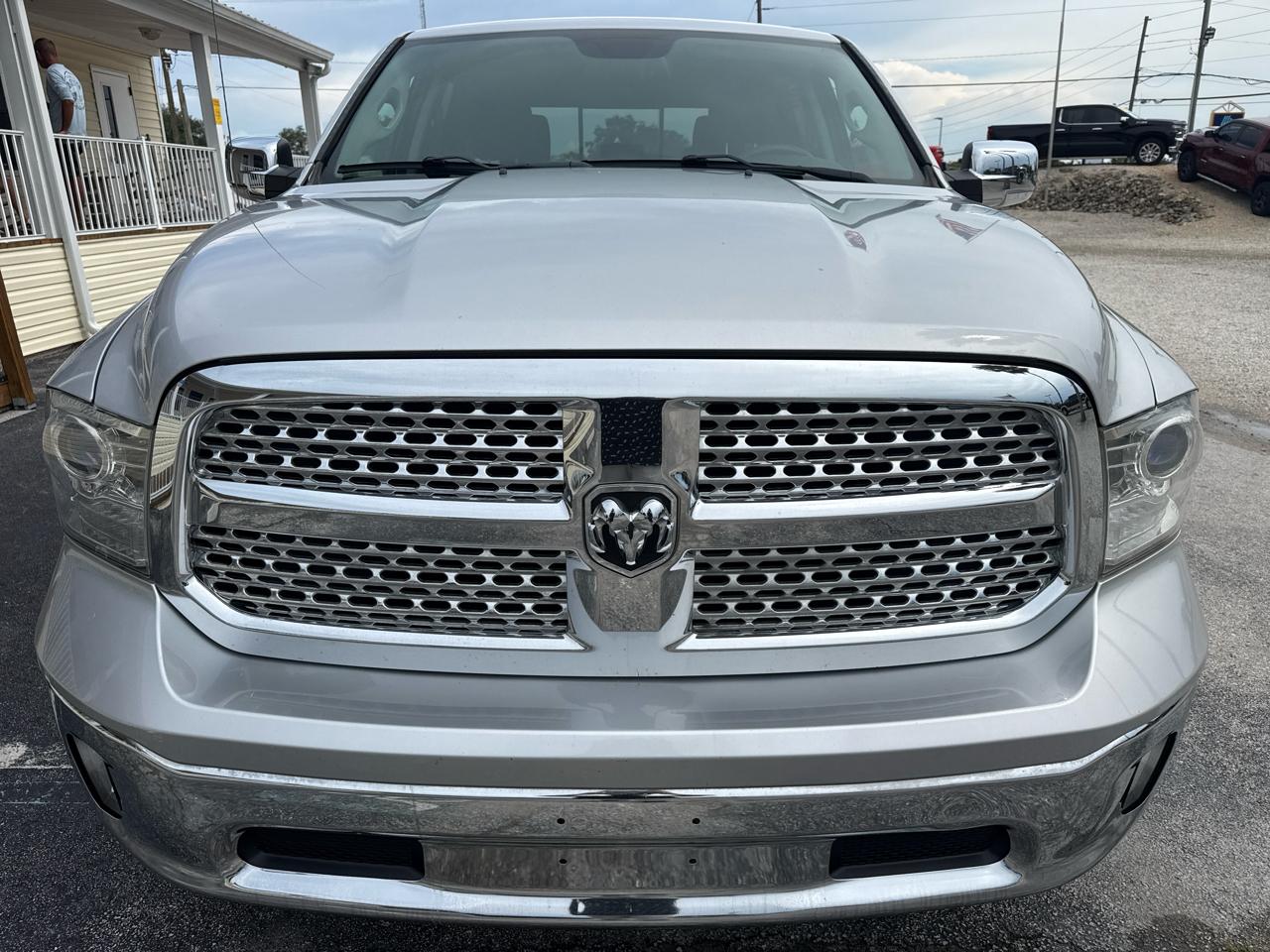 RAM 1500 Laramie 4x2 Crew Cab 6'4" Box 2017