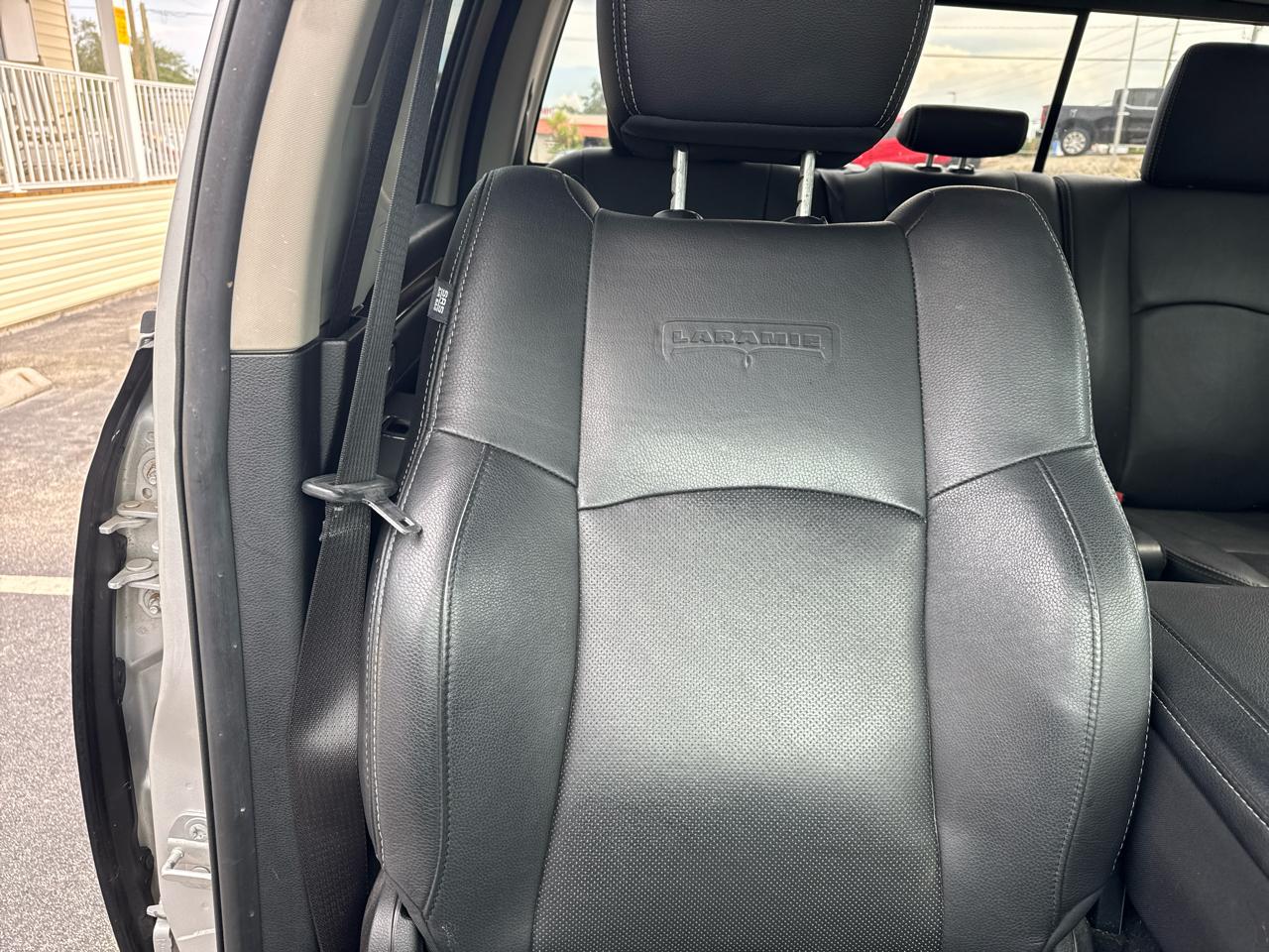 RAM 1500 Laramie 4x2 Crew Cab 6'4" Box 2017