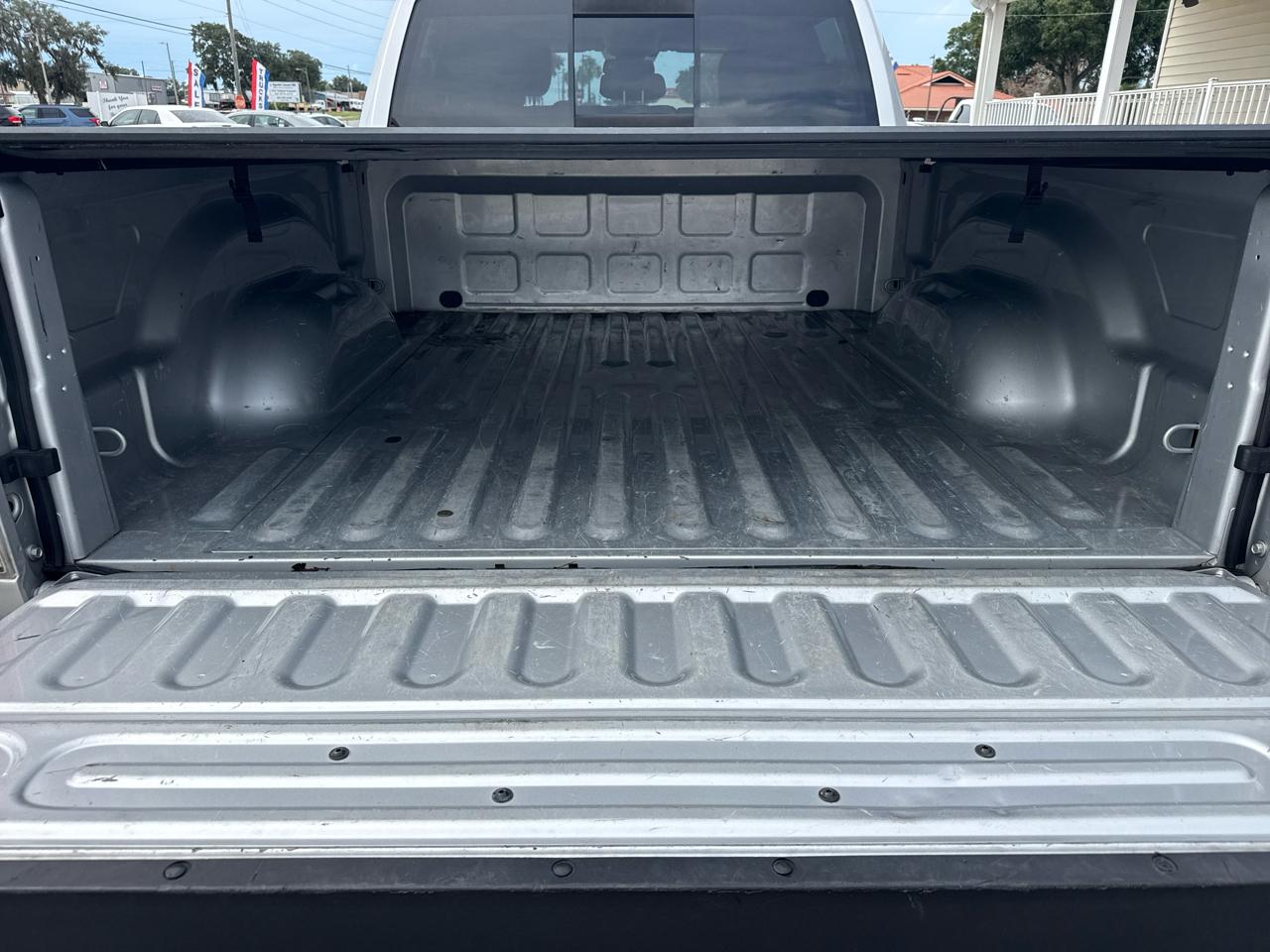 RAM 1500 Laramie 4x2 Crew Cab 6'4" Box 2017