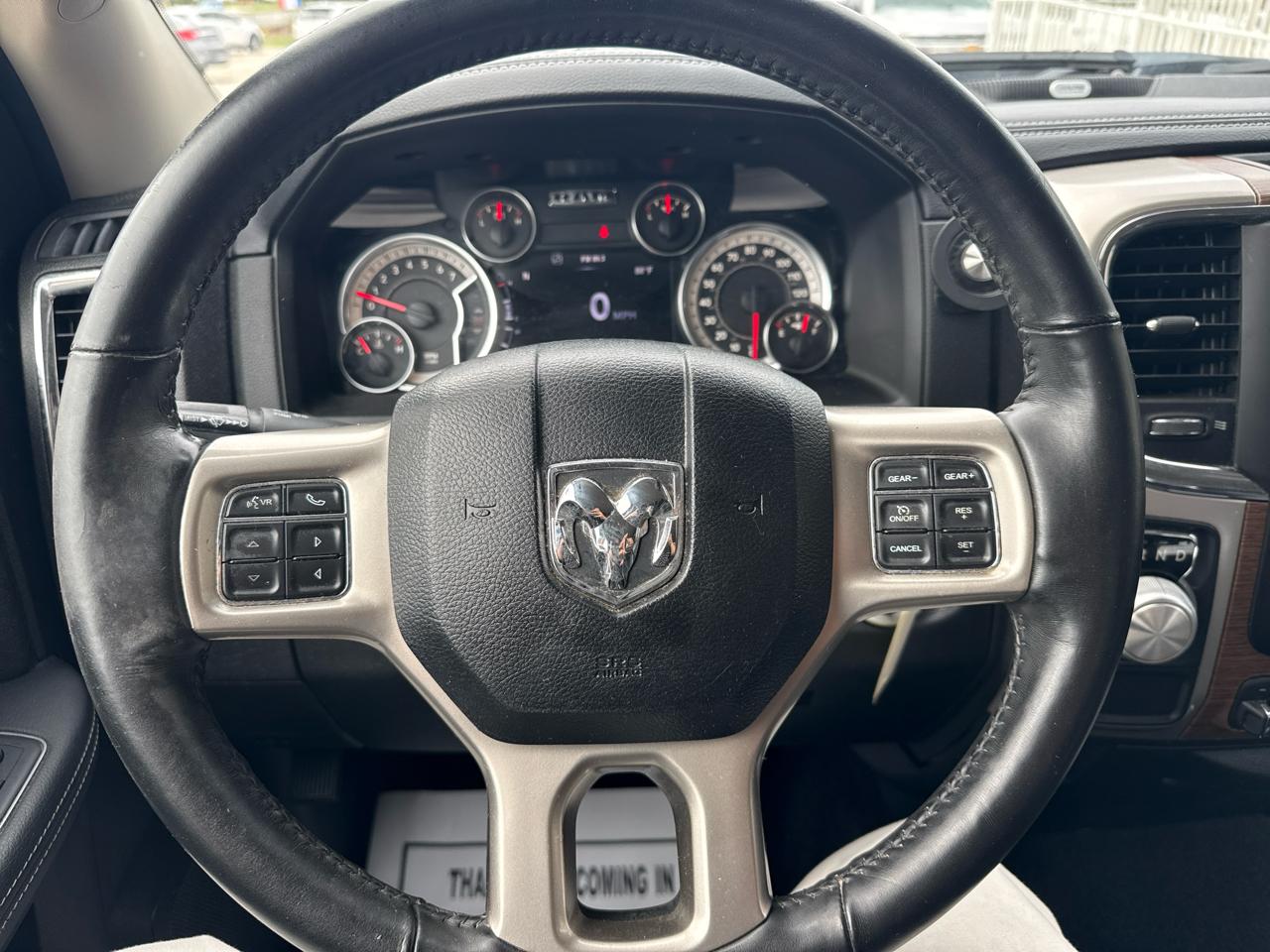 RAM 1500 Laramie 4x2 Crew Cab 6'4" Box 2017