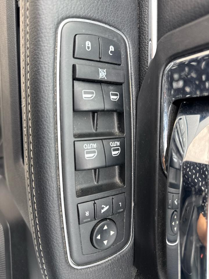 RAM 1500 Laramie 4x2 Crew Cab 6'4" Box 2017