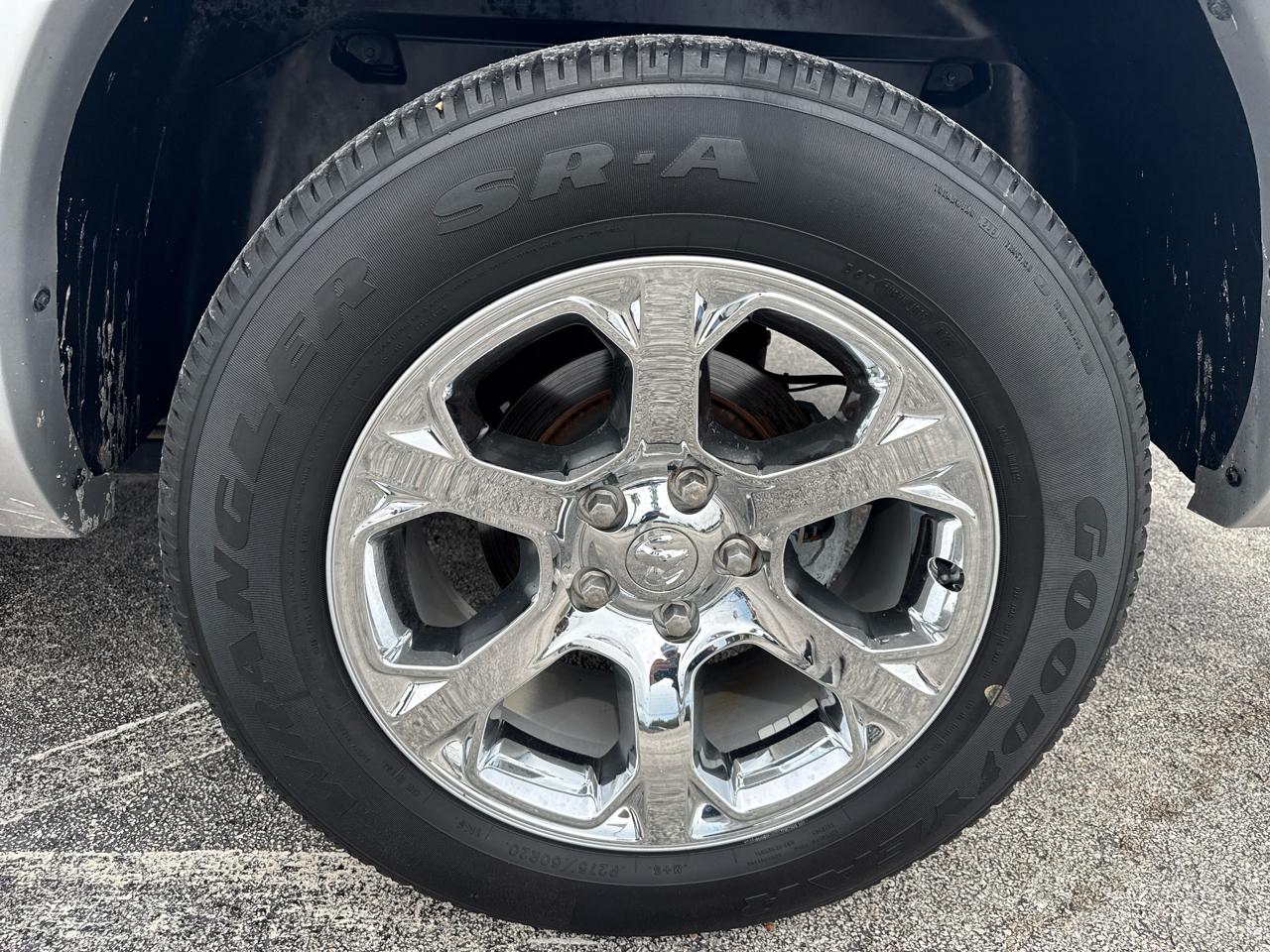 RAM 1500 Laramie 4x2 Crew Cab 6'4" Box 2017