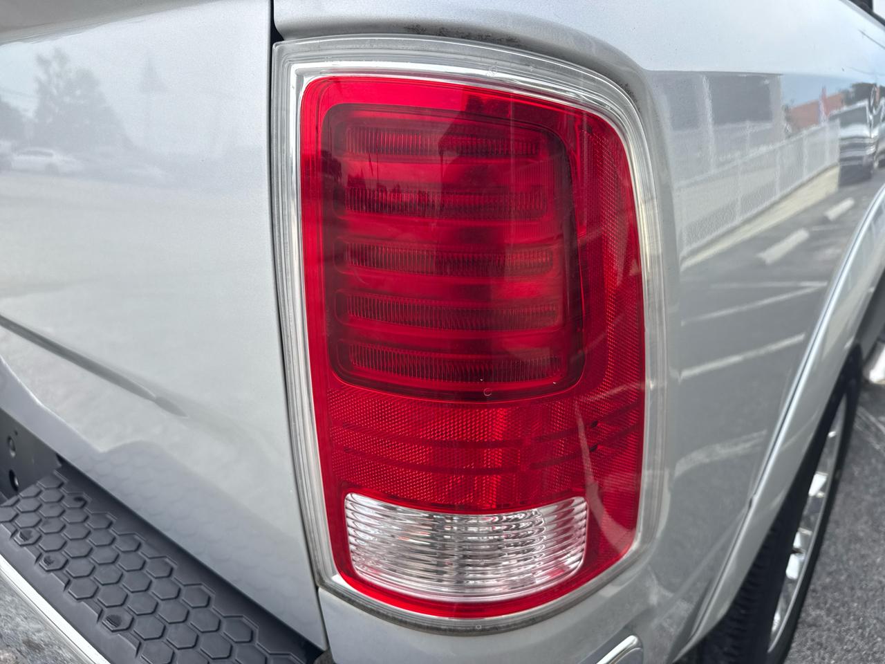 RAM 1500 Laramie 4x2 Crew Cab 6'4" Box 2017