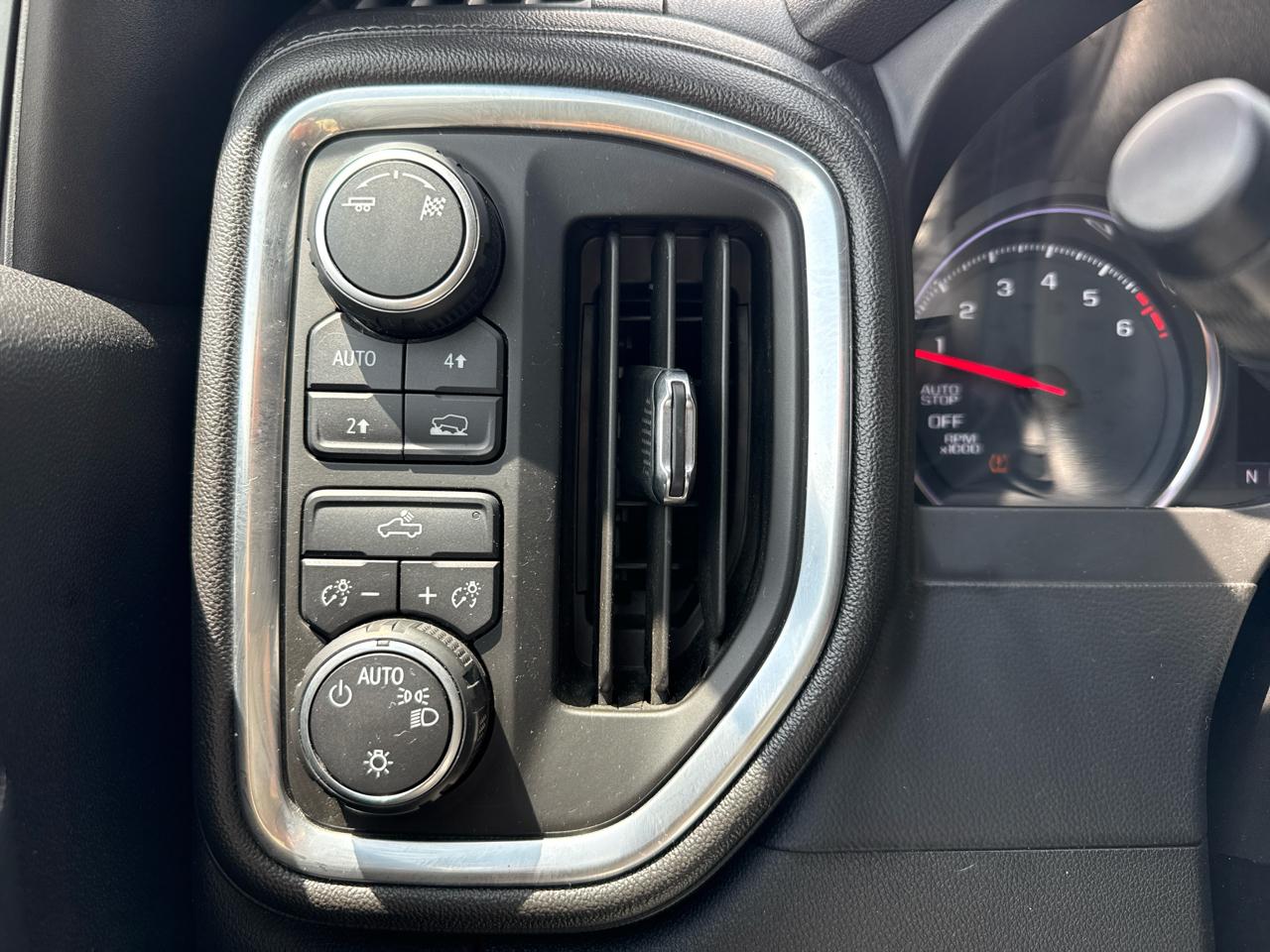 Chevrolet Silverado 1500 4WD Crew Cab 157" LT 2019