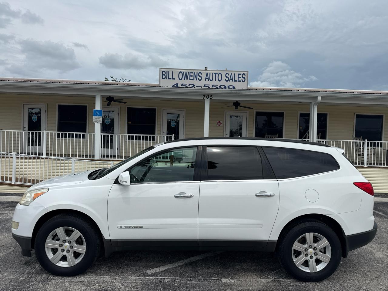 Chevrolet Traverse FWD 4dr LT w/1LT 2009