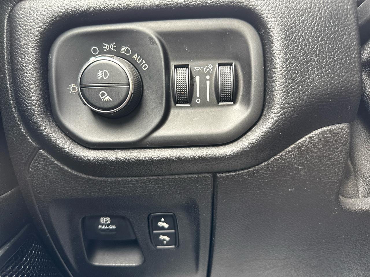 RAM 1500 Big Horn/Lone Star 4x4 Crew Cab 5'7" Box 2019