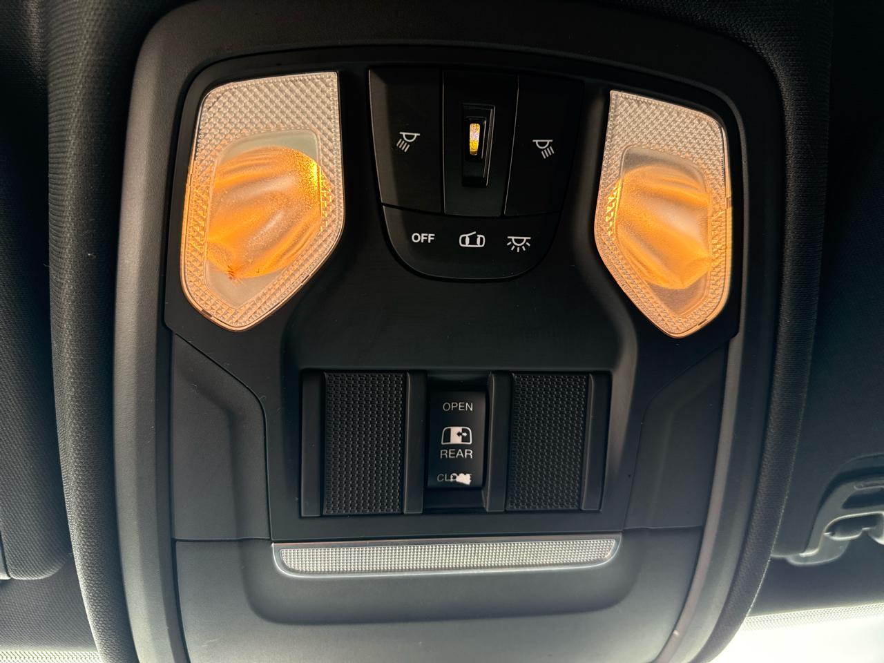 RAM 1500 Big Horn/Lone Star 4x4 Crew Cab 5'7" Box 2019