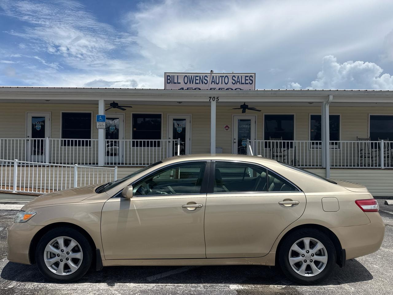 Toyota Camry 4dr Sdn I4 Man LE (Natl) 2011