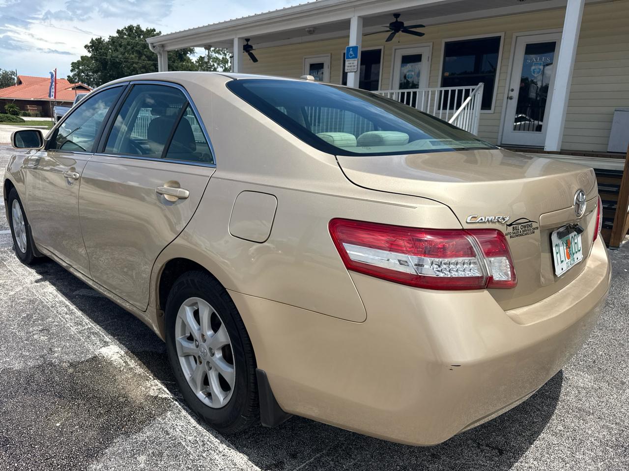 Toyota Camry 4dr Sdn I4 Man LE (Natl) 2011