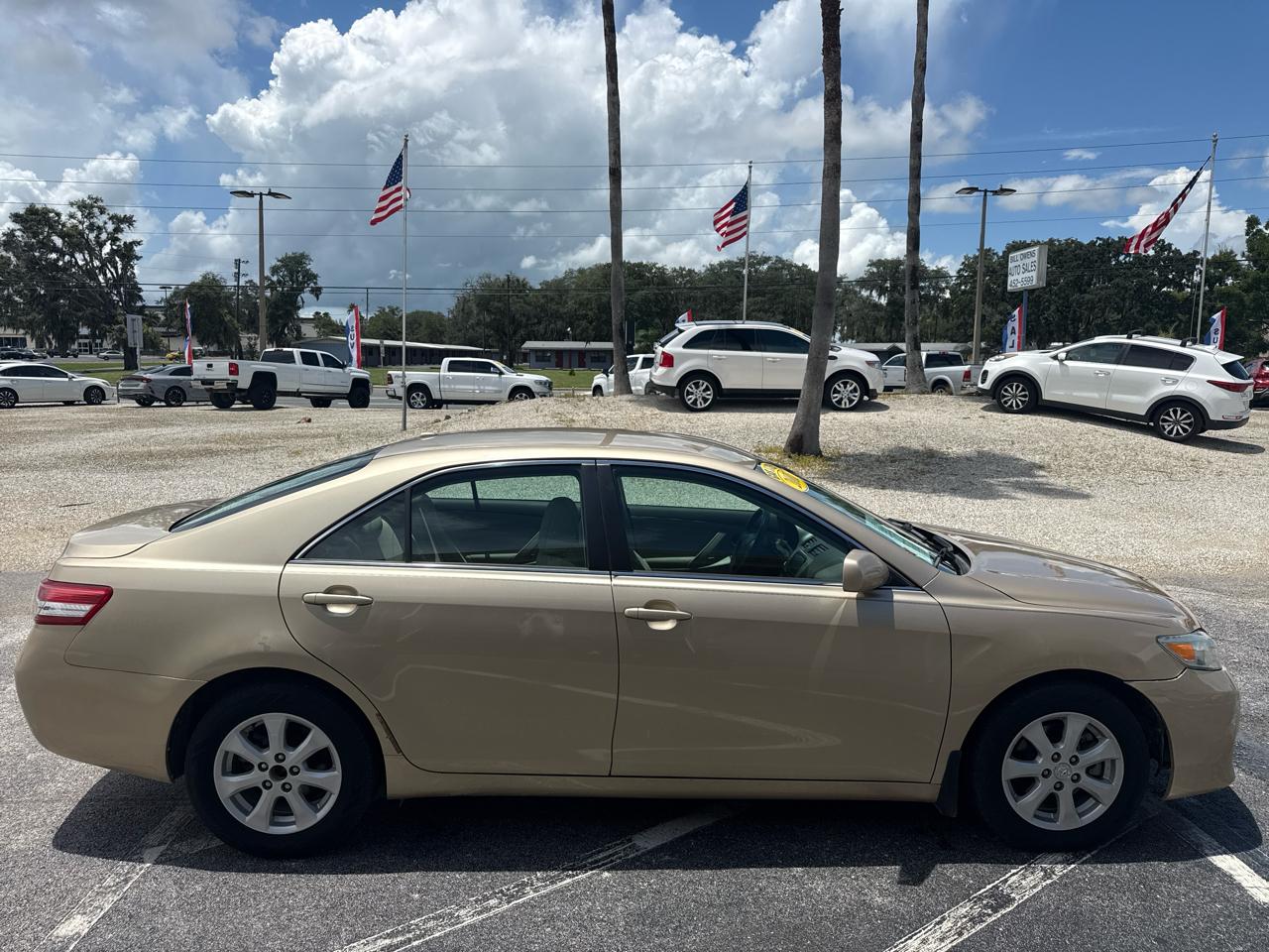 Toyota Camry 4dr Sdn I4 Man LE (Natl) 2011