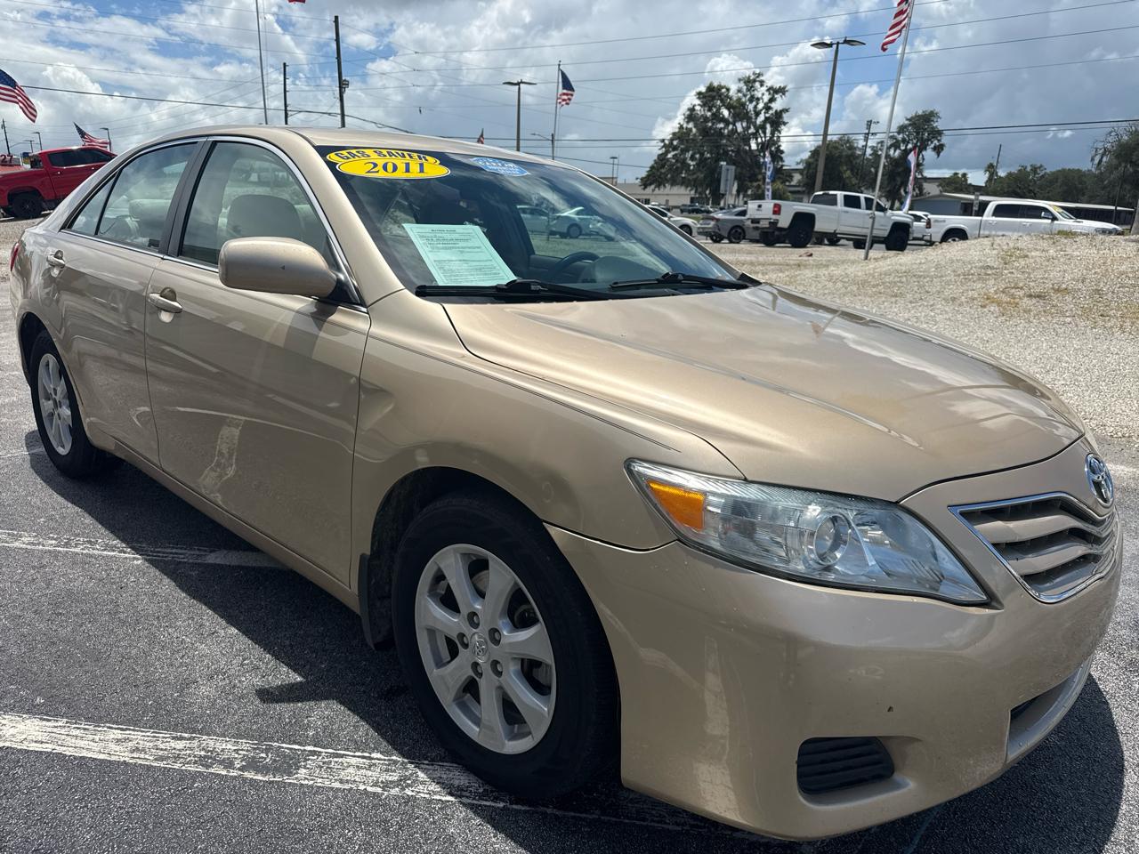 Toyota Camry 4dr Sdn I4 Man LE (Natl) 2011