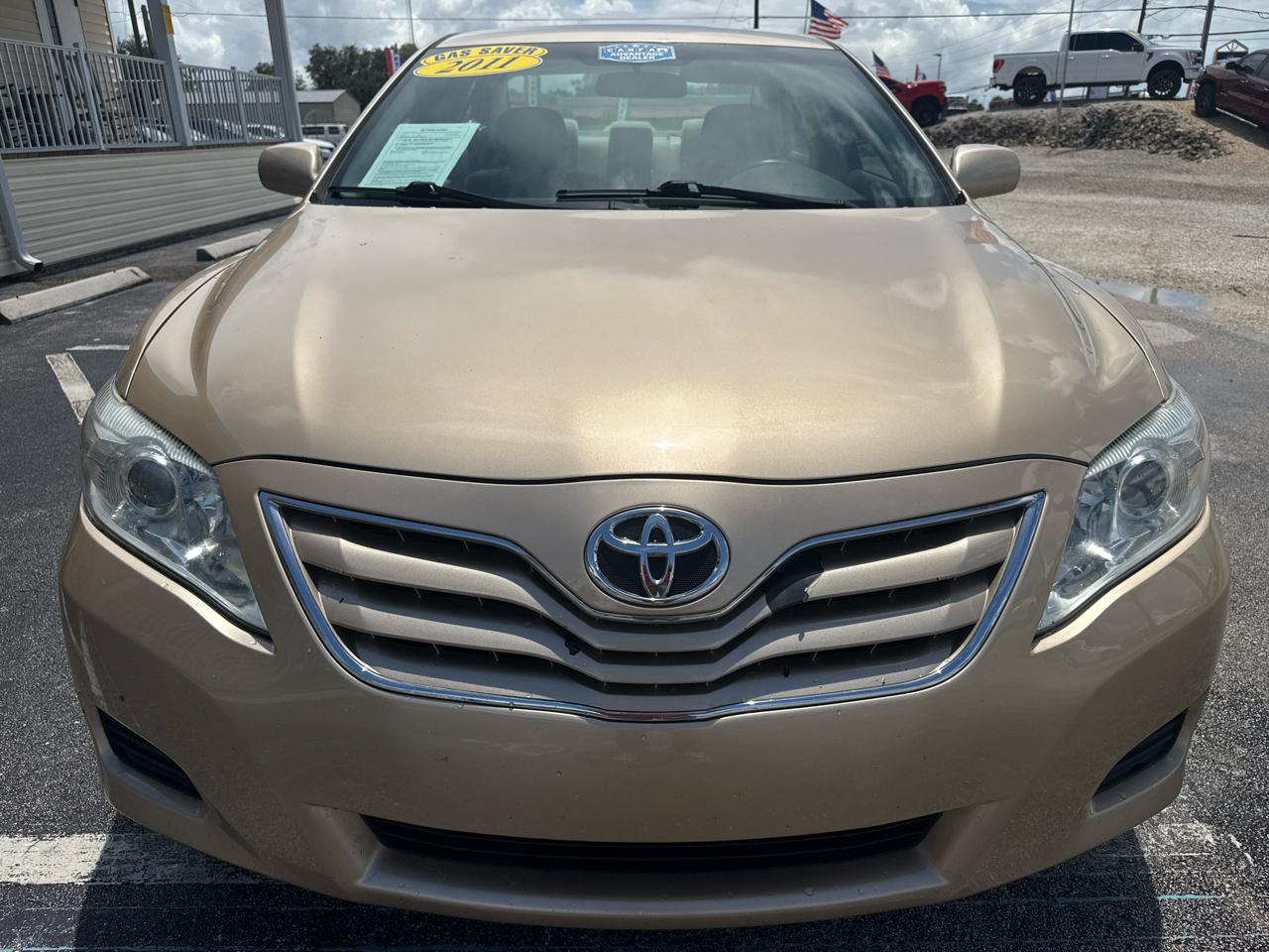 Toyota Camry 4dr Sdn I4 Man LE (Natl) 2011