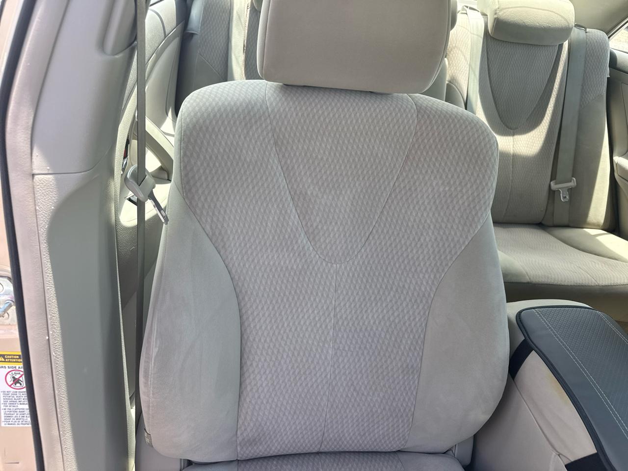 Toyota Camry 4dr Sdn I4 Man LE (Natl) 2011