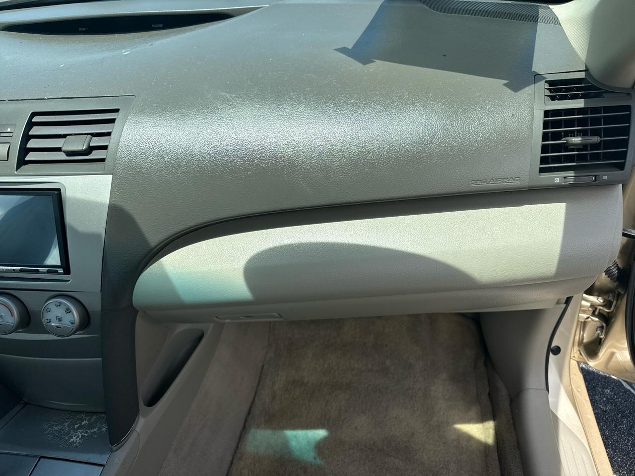 Toyota Camry 4dr Sdn I4 Man LE (Natl) 2011