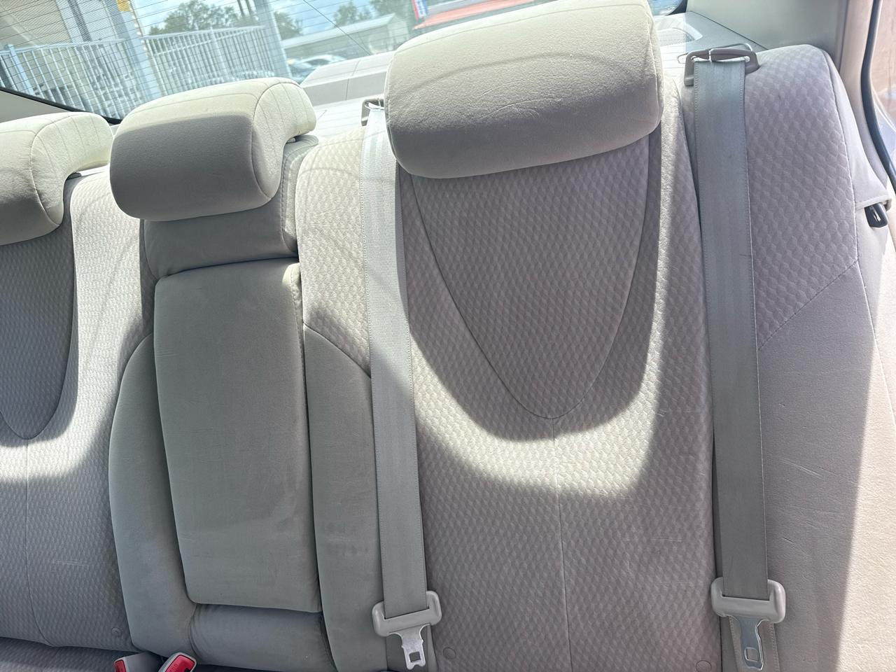 Toyota Camry 4dr Sdn I4 Man LE (Natl) 2011