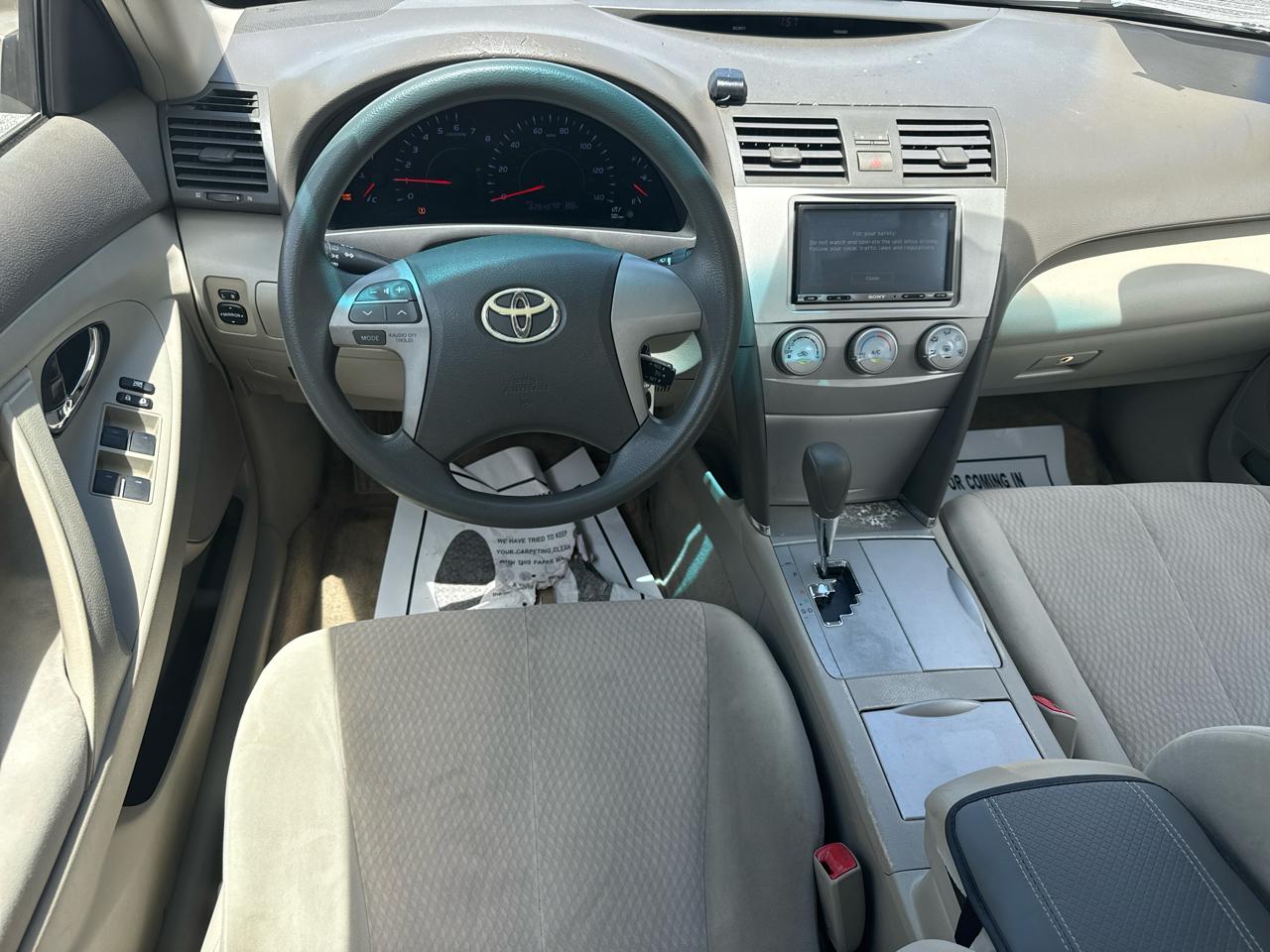 Toyota Camry 4dr Sdn I4 Man LE (Natl) 2011