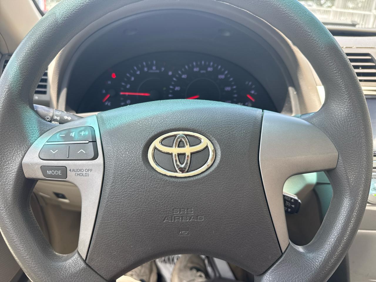 Toyota Camry 4dr Sdn I4 Man LE (Natl) 2011
