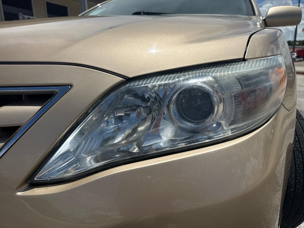 Toyota Camry 4dr Sdn I4 Man LE (Natl) 2011
