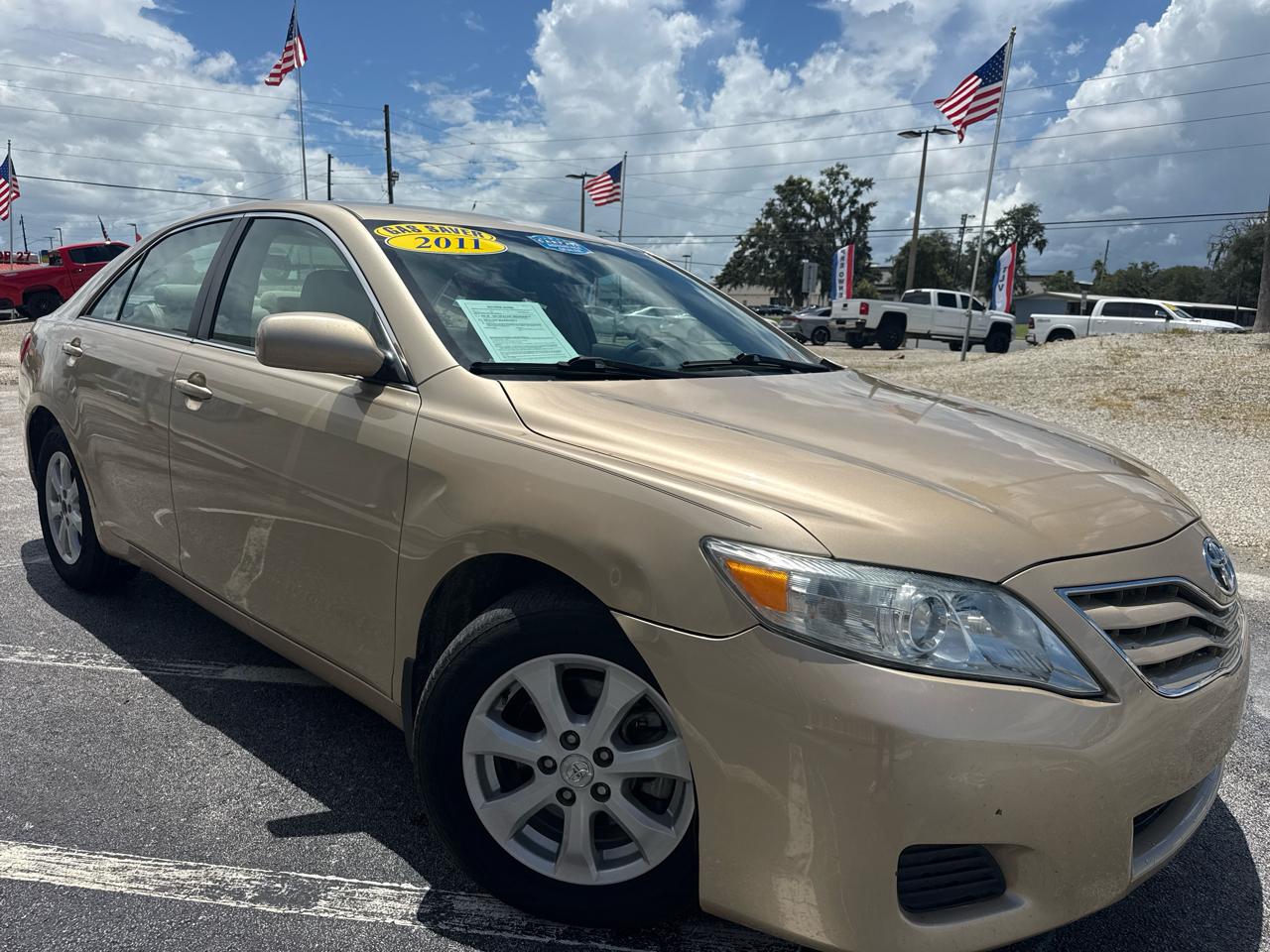Toyota Camry 4dr Sdn I4 Man LE (Natl) 2011