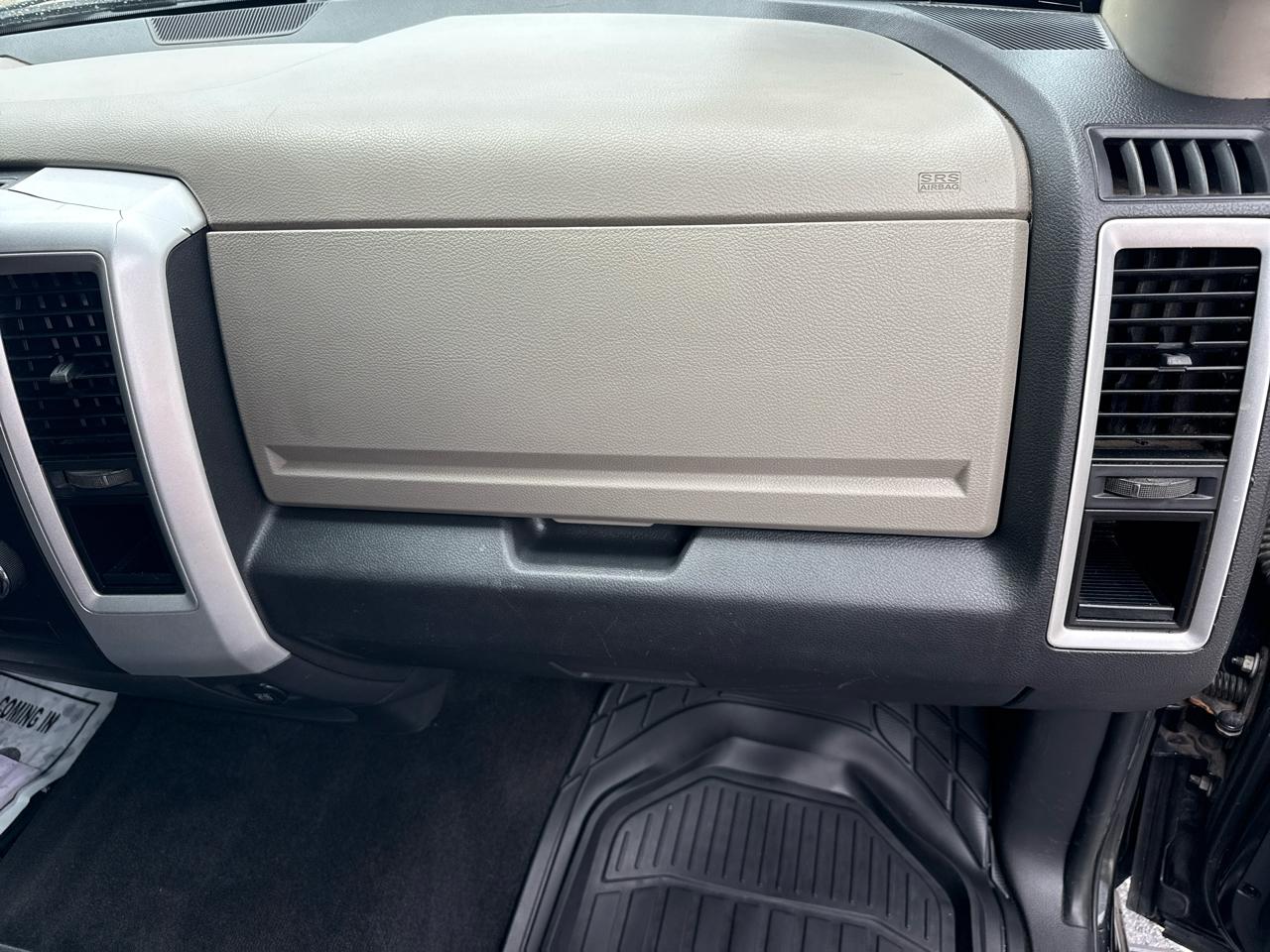 Dodge Ram 1500 2WD Crew Cab 140.5" SLT 2010