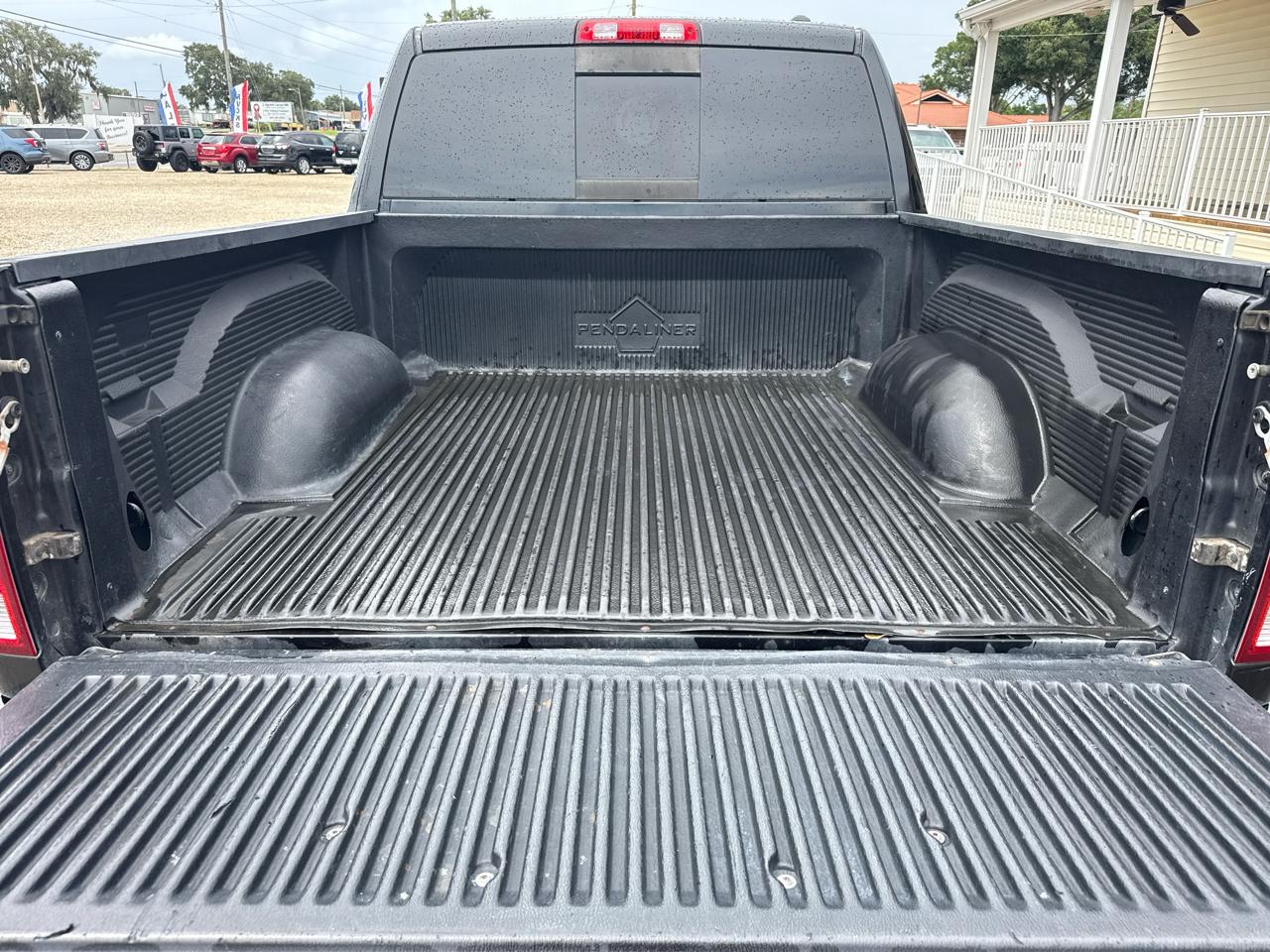 Dodge Ram 1500 2WD Crew Cab 140.5" SLT 2010