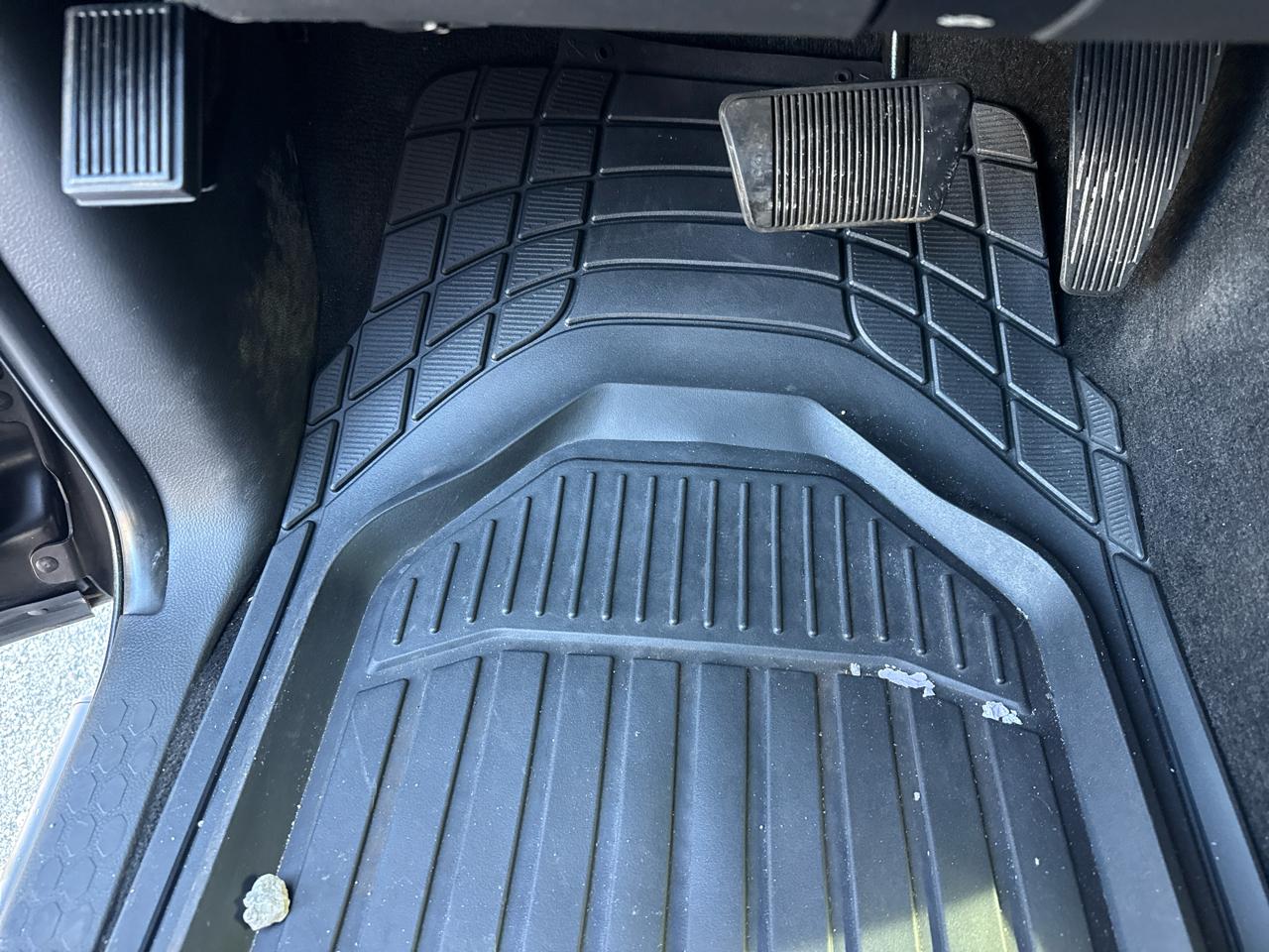 Dodge Ram 1500 2WD Crew Cab 140.5" SLT 2010