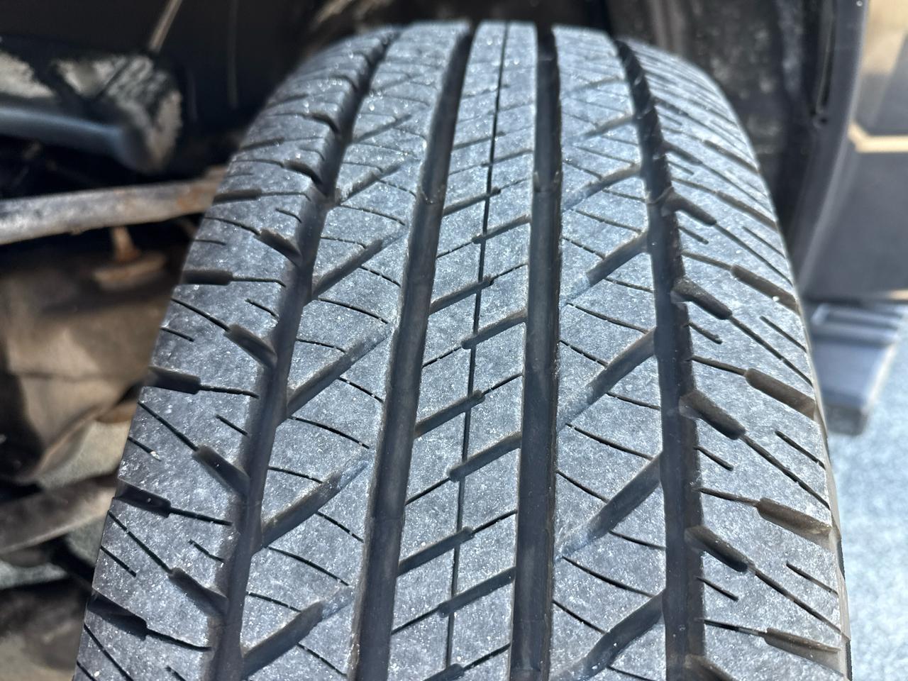 Dodge Ram 1500 2WD Crew Cab 140.5" SLT 2010