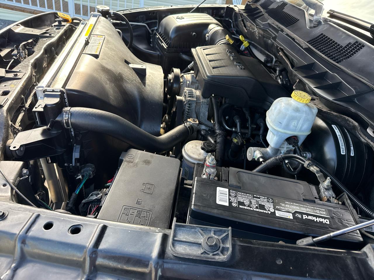 Dodge Ram 1500 2WD Crew Cab 140.5" SLT 2010