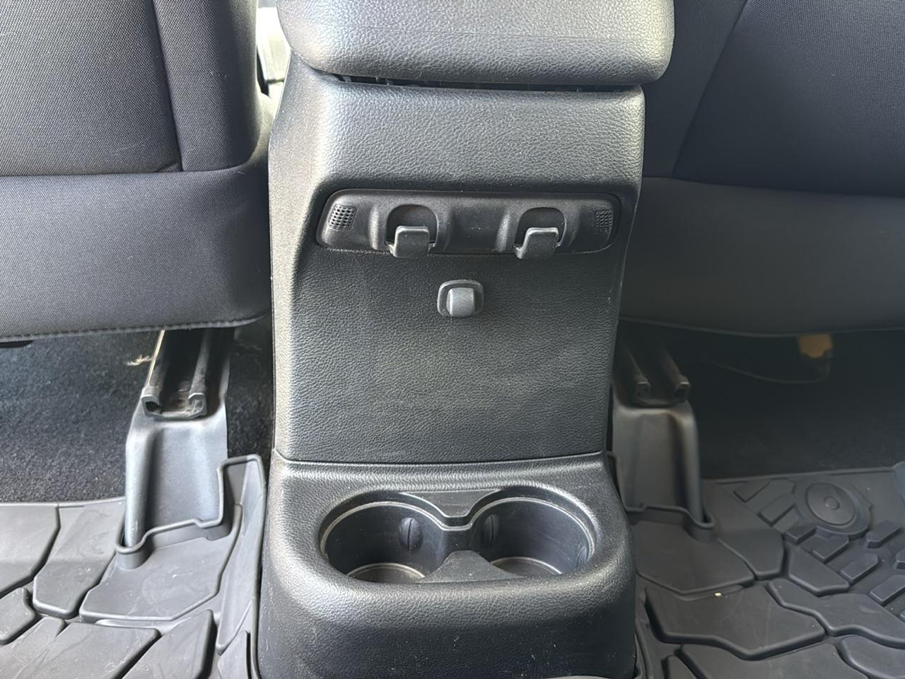 Jeep Wrangler Unlimited 4WD 4dr Willys Wheeler 2015