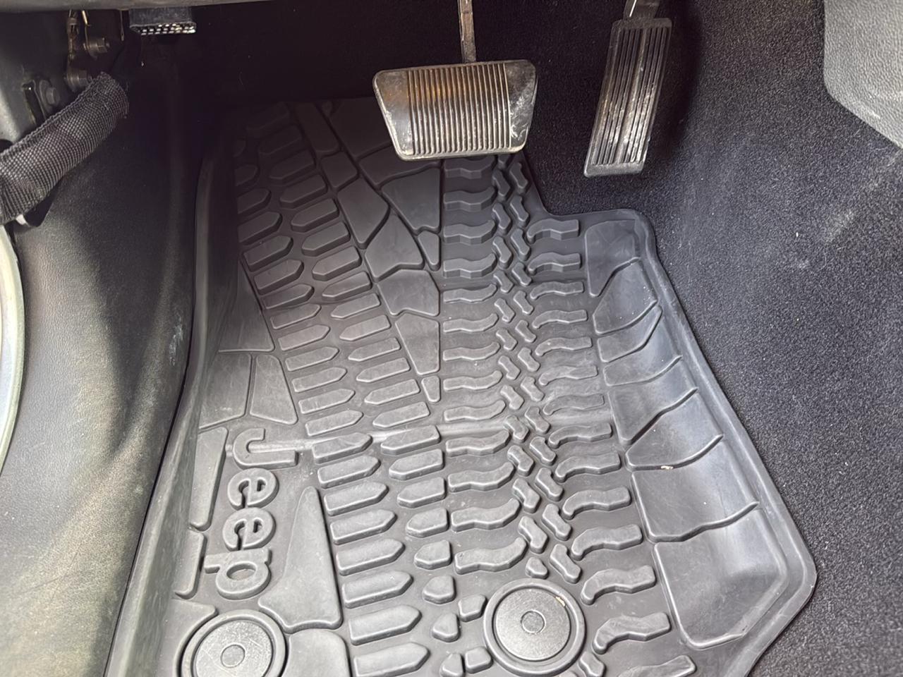 Jeep Wrangler Unlimited 4WD 4dr Willys Wheeler 2015