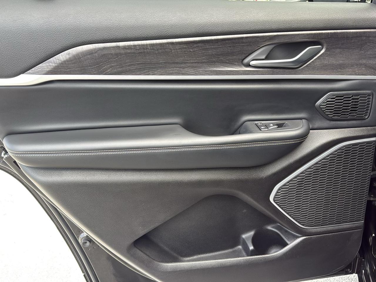 Jeep Grand Cherokee L Limited 4x2 2021