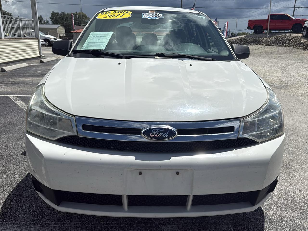 Ford Focus 4dr Sdn SE 2011