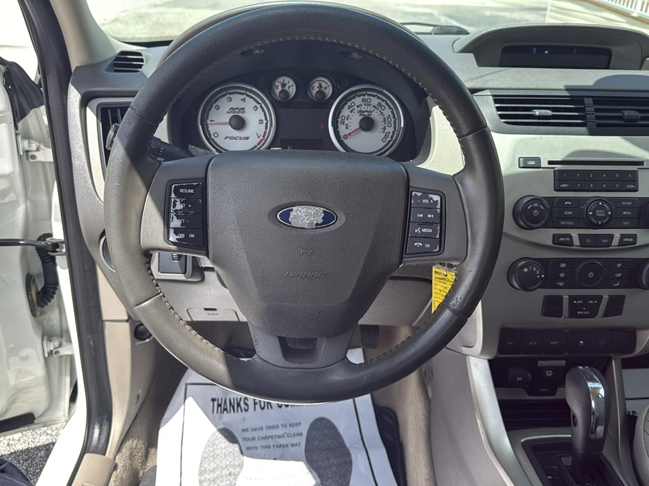 Ford Focus 4dr Sdn SE 2011