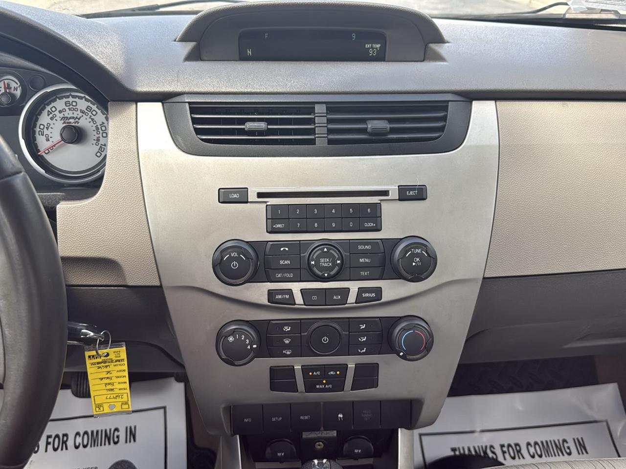 Ford Focus 4dr Sdn SE 2011
