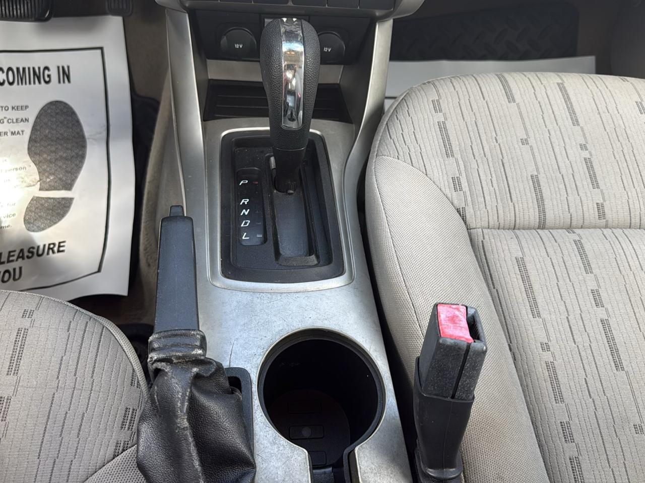 Ford Focus 4dr Sdn SE 2011