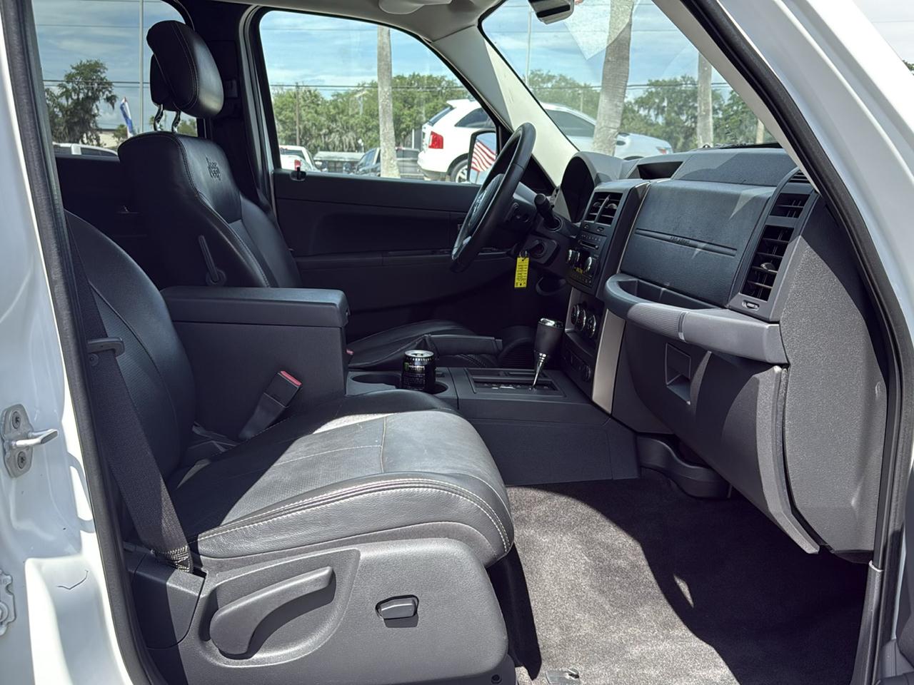 Jeep Liberty RWD 4dr Sport Latitude 2012