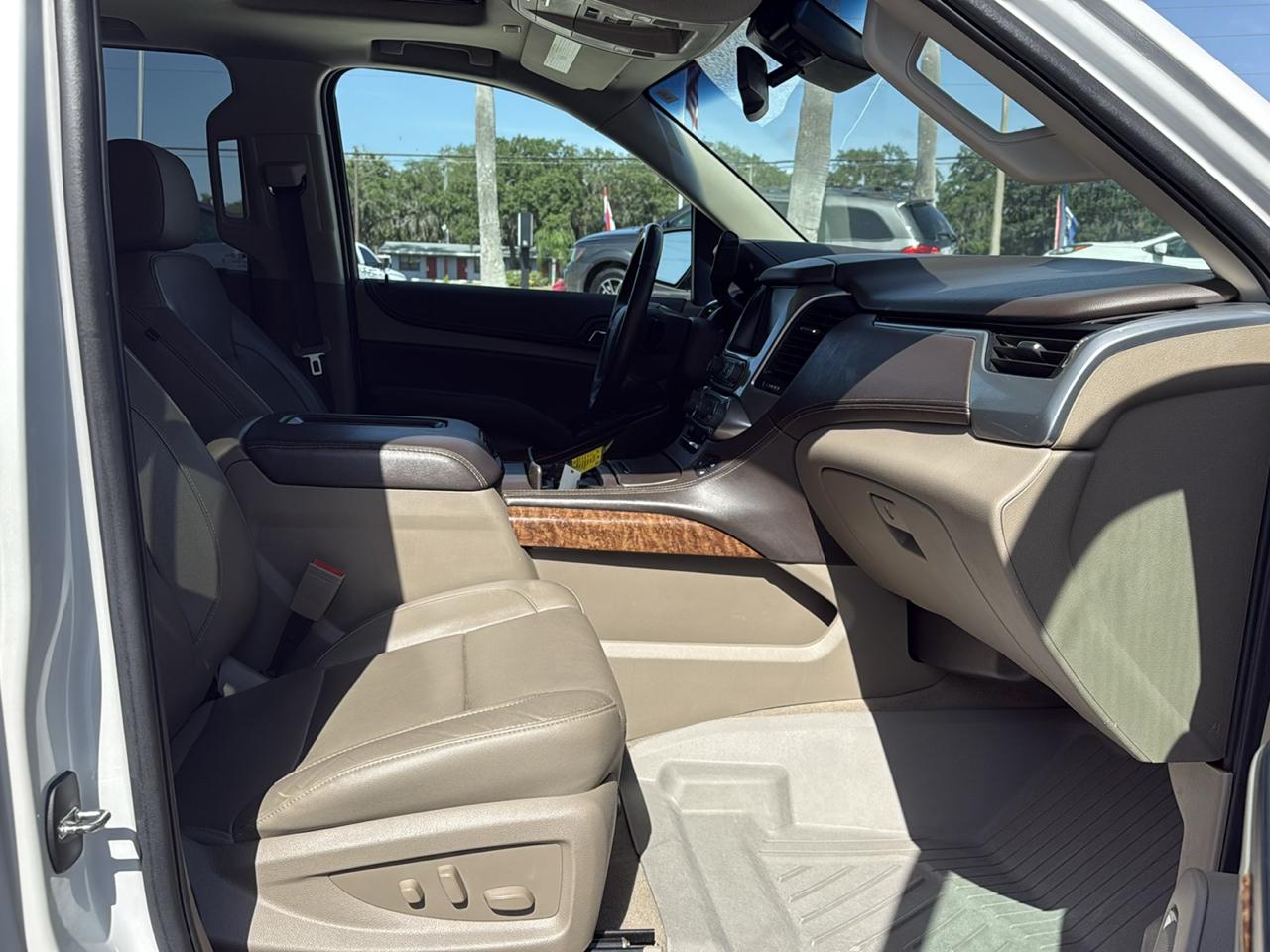 Chevrolet Suburban 2WD 4dr Premier 2020