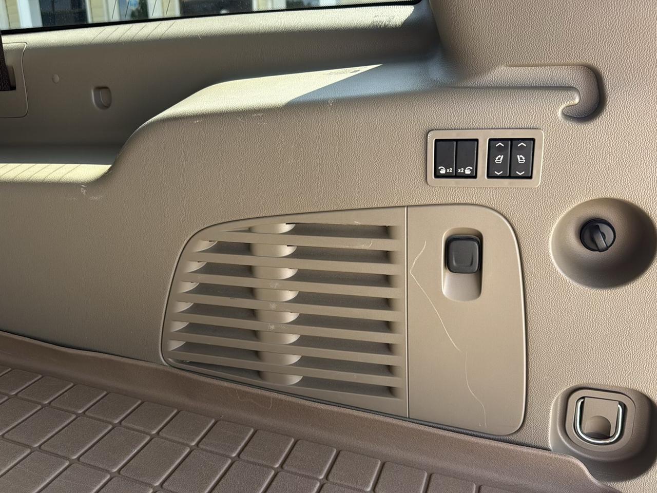 Chevrolet Suburban 2WD 4dr Premier 2020
