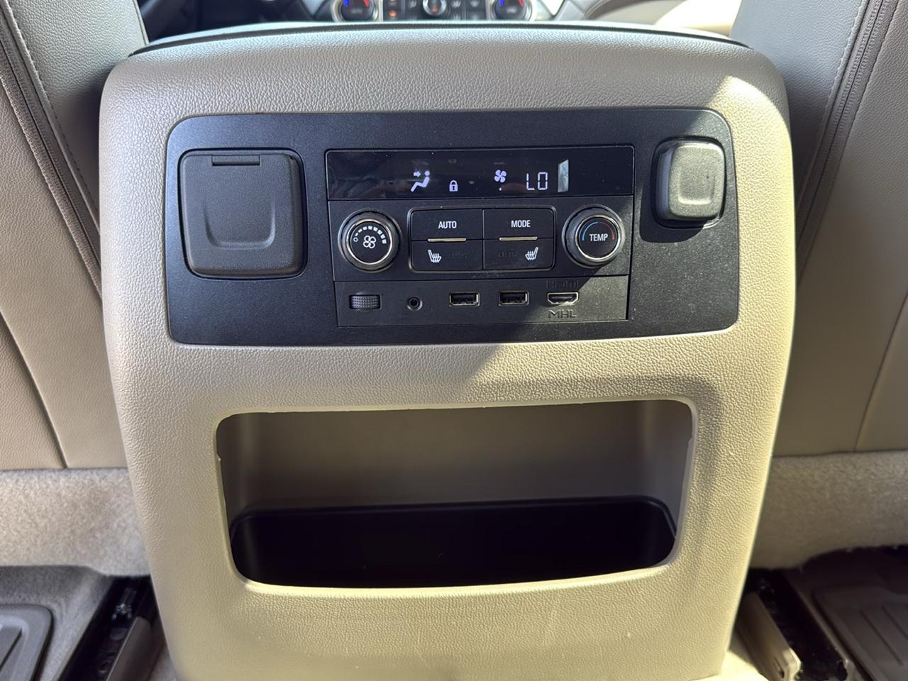 Chevrolet Suburban 2WD 4dr Premier 2020