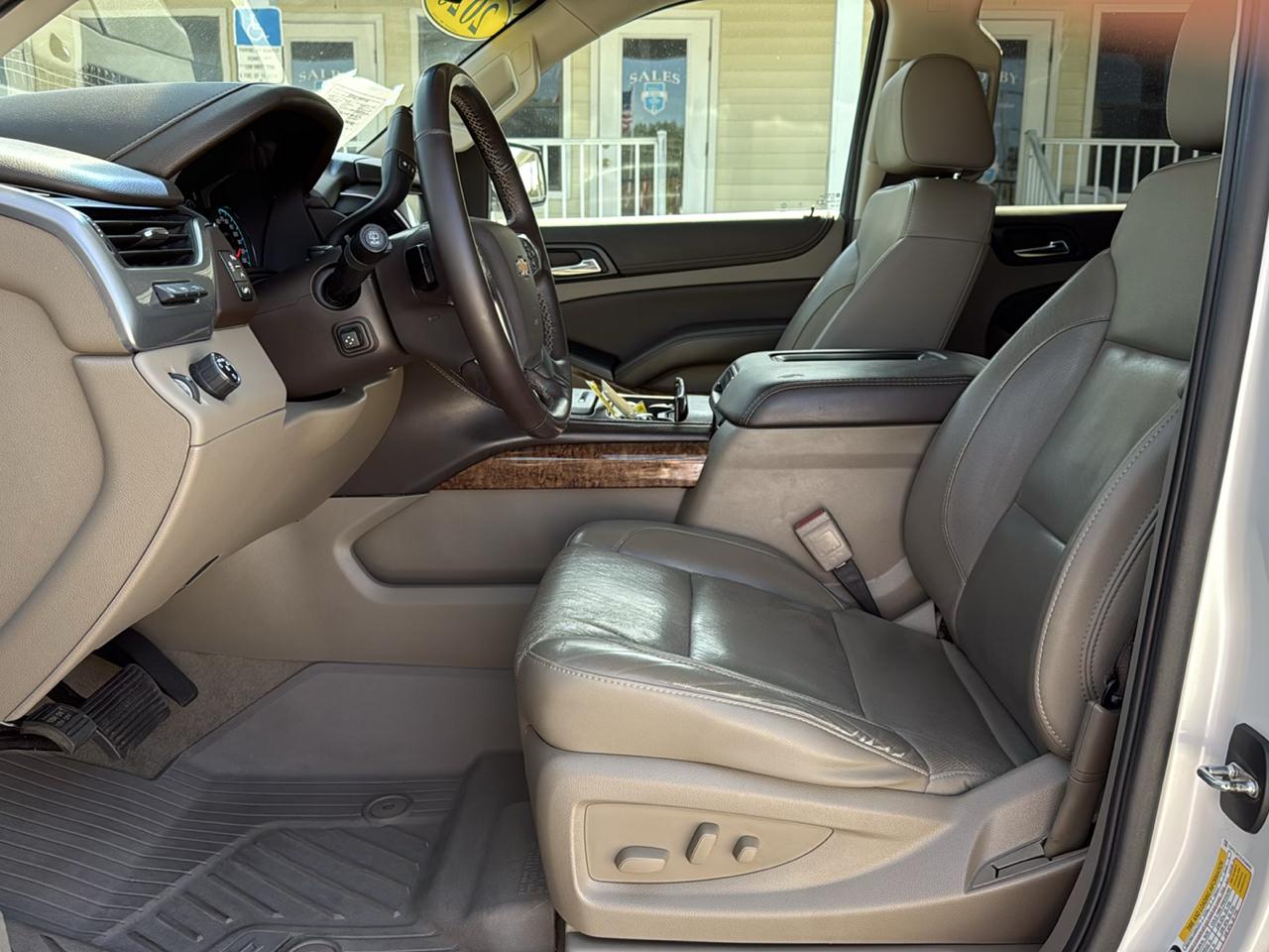 Chevrolet Suburban 2WD 4dr Premier 2020