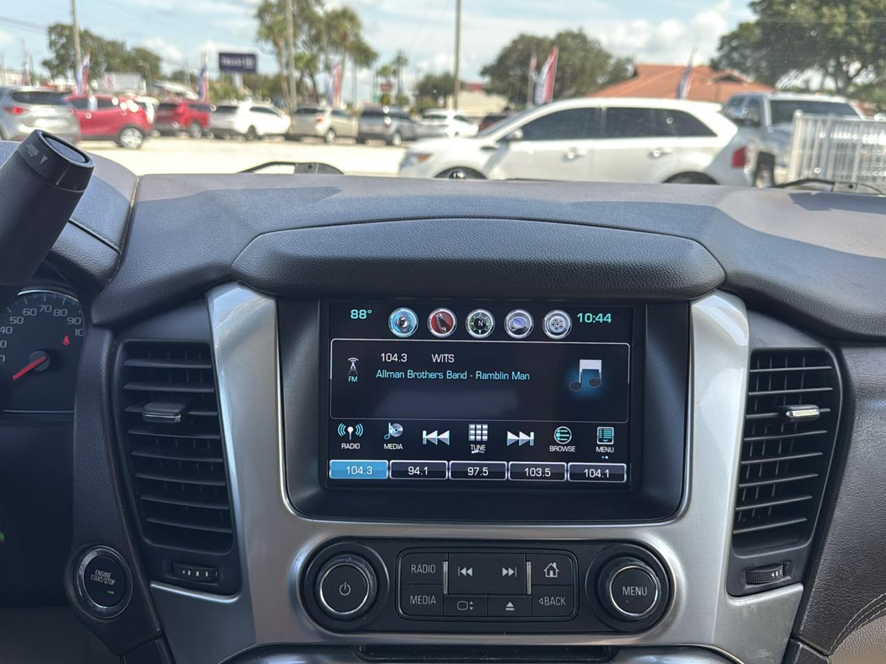 Chevrolet Suburban 2WD 4dr Premier 2020
