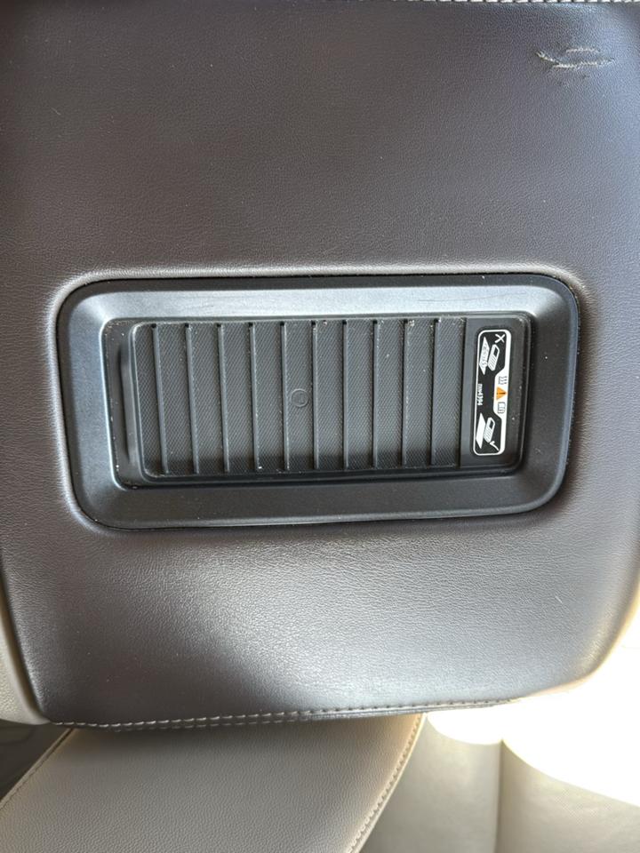Chevrolet Suburban 2WD 4dr Premier 2020