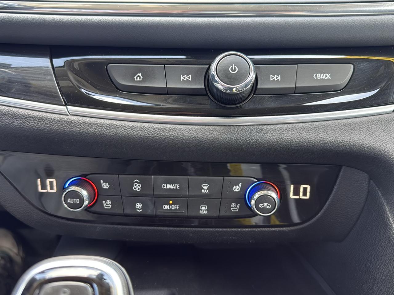 Buick Enclave FWD 4dr Premium 2018