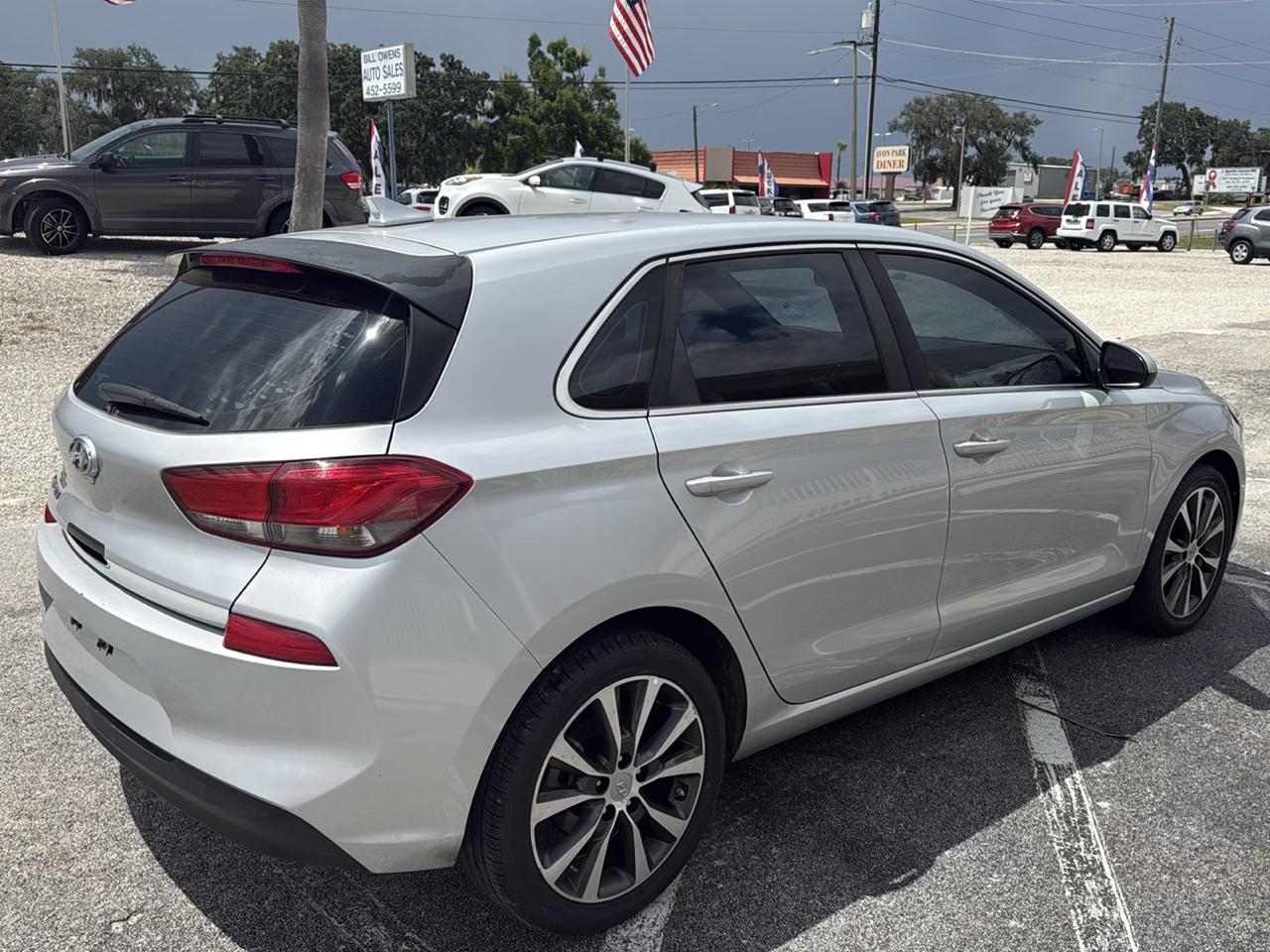 Hyundai Elantra GT Auto 2019