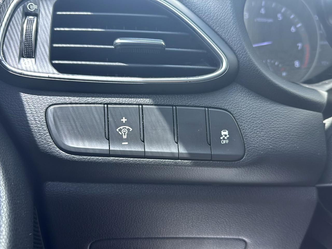 Hyundai Elantra GT Auto 2019
