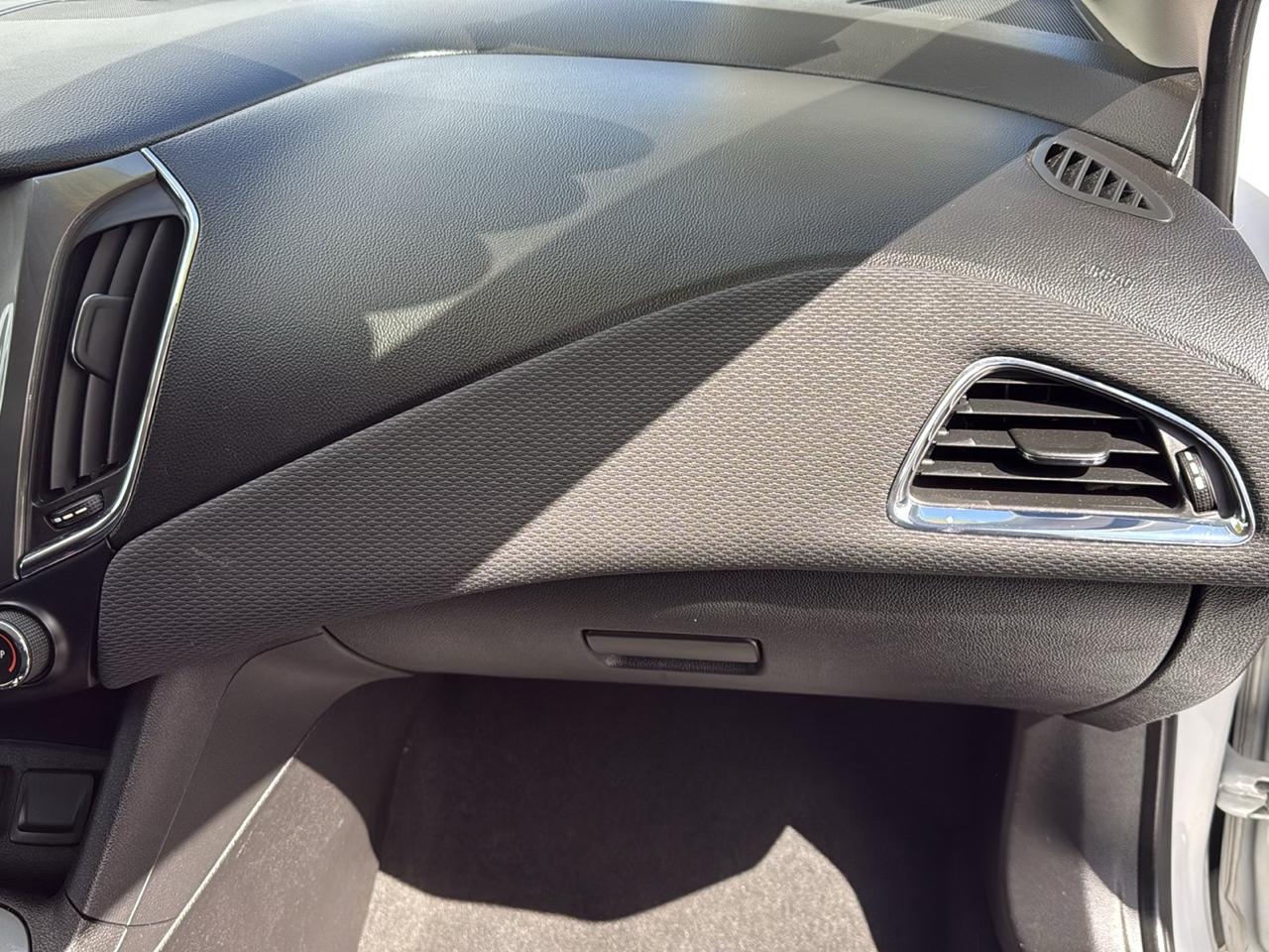 Chevrolet Cruze 4dr HB 1.4L LT w/1SD 2017