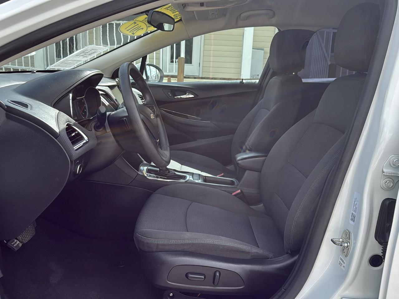 Chevrolet Cruze 4dr HB 1.4L LT w/1SD 2017