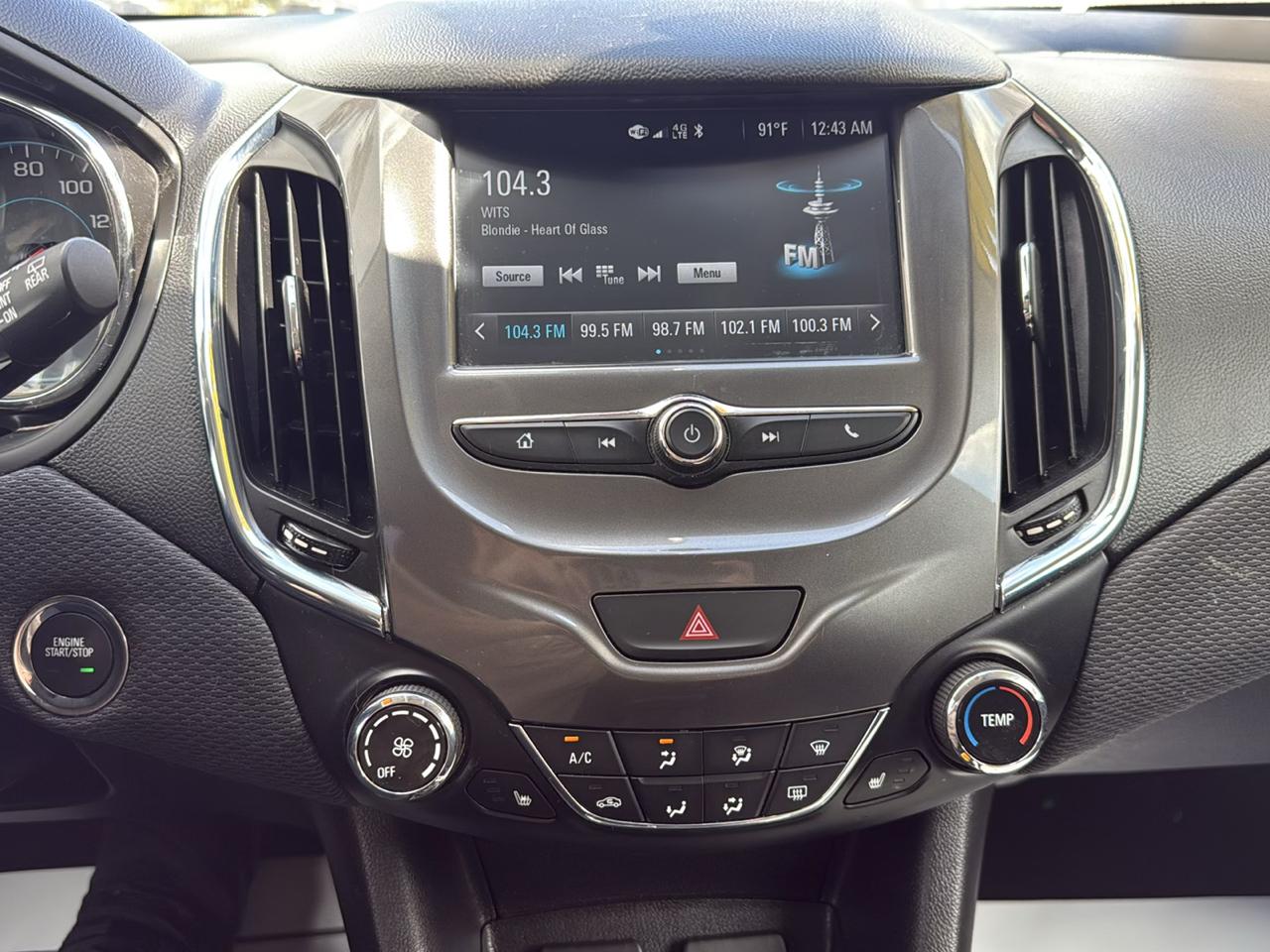 Chevrolet Cruze 4dr HB 1.4L LT w/1SD 2017