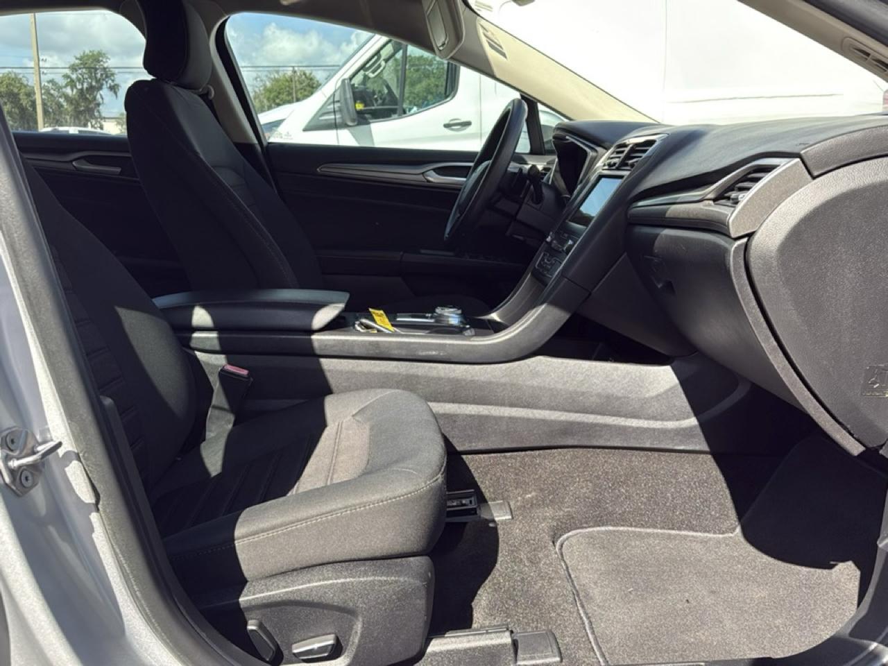 Ford Fusion SE FWD 2019