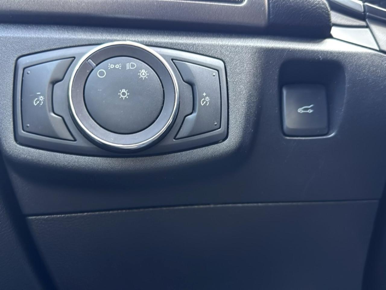 Ford Fusion SE FWD 2019